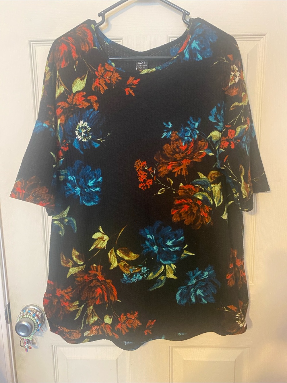 Women’s Black Floral Short-Sleeve Top